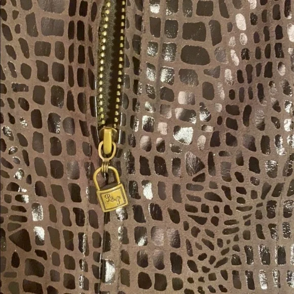 Peck & Peck Faux Leather animal print jacket. - Picture 4 of 5